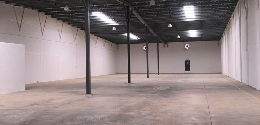 Bodega Panamericana 10 de 1,290 m² – Con oficinas