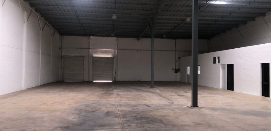 Bodega Panamericana 10 de 1,290 m² – Con oficinas
