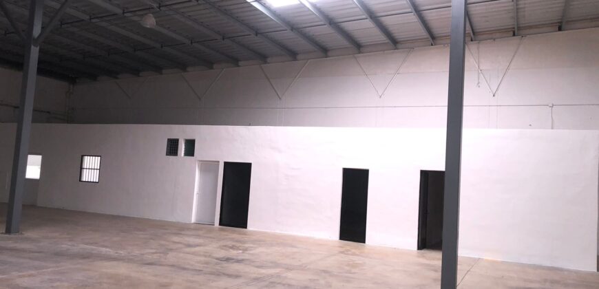 Bodega Panamericana 10 de 1,290 m² – Con oficinas