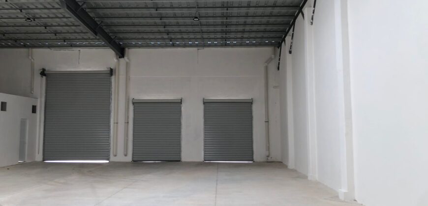 Bodega Panamericana 20 de 978 m² – Con oficinas
