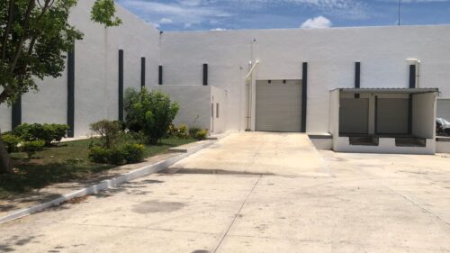 Bodega Panamericana 26 de 2,970 m² – Con oficinas