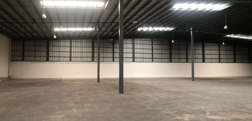 Bodega Panamericana 26 de 2,970 m² – Con oficinas