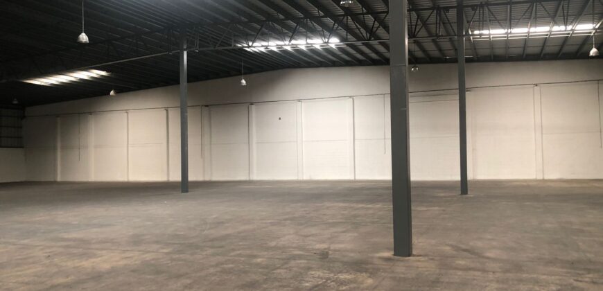 Bodega Panamericana 26 de 2,970 m² – Con oficinas
