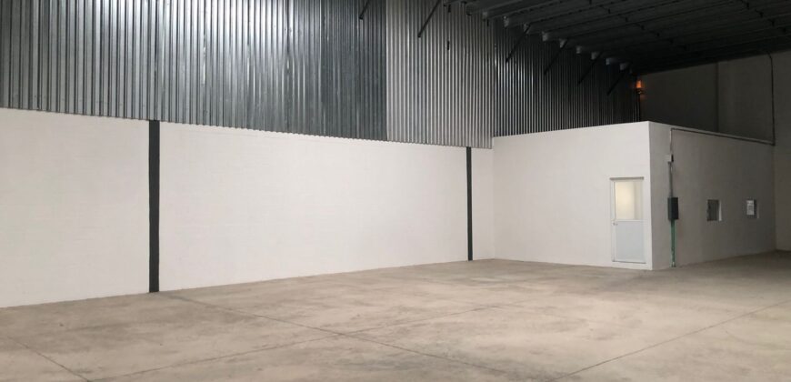 Bodega Panamericana 44 de 640 m² – Con oficinas