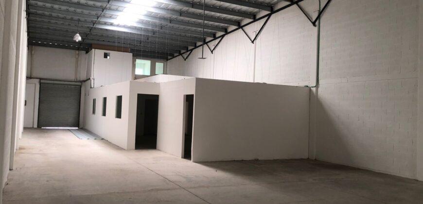 Bodega CRIT 13 de 693 m² – Oficinas amplias