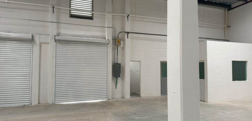 Bodega Poniente 27 de 995 m² – Con comedor