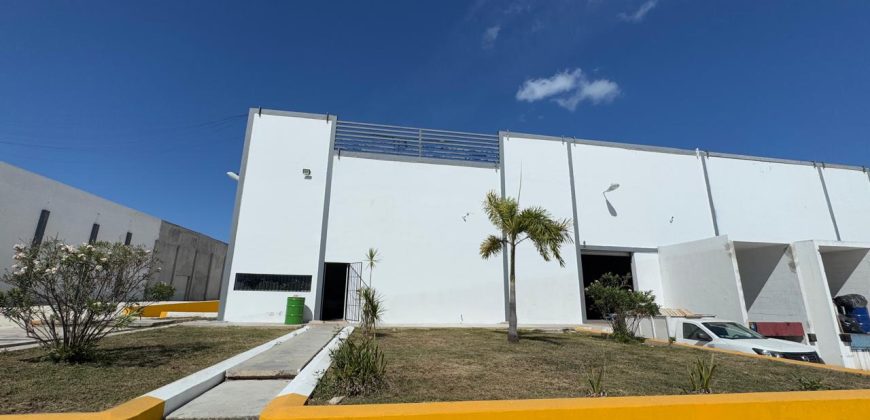 Bodega Panamericana 10 de 1,290 m² – Con oficinas