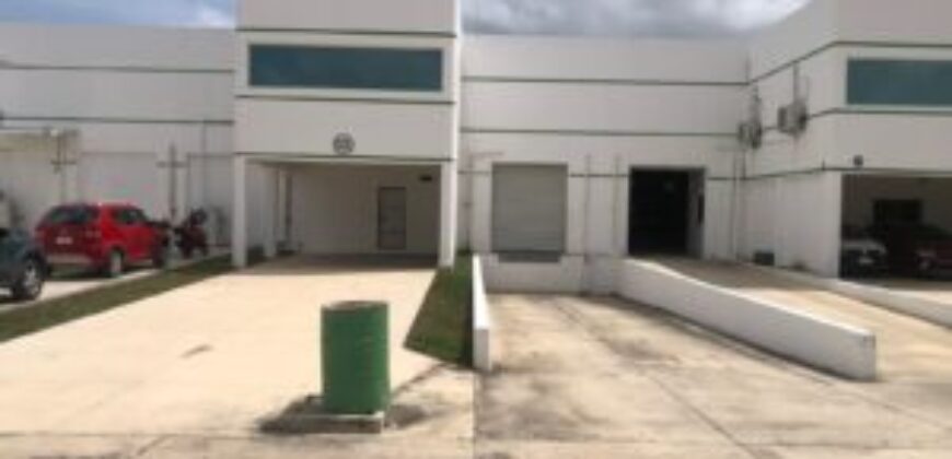 Bodega CRIT 13 de 693 m² – Oficinas amplias