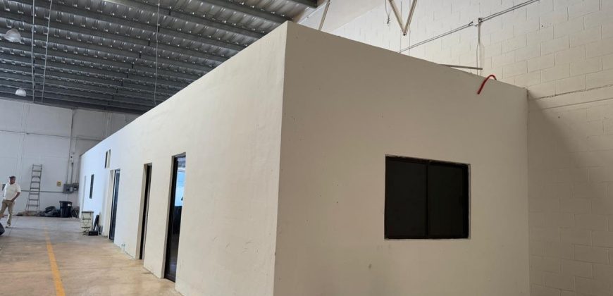 Bodega Panamericana 10 de 1,290 m² – Con oficinas