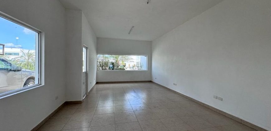 Bodega CRIT 13 de 693 m² – Oficinas amplias