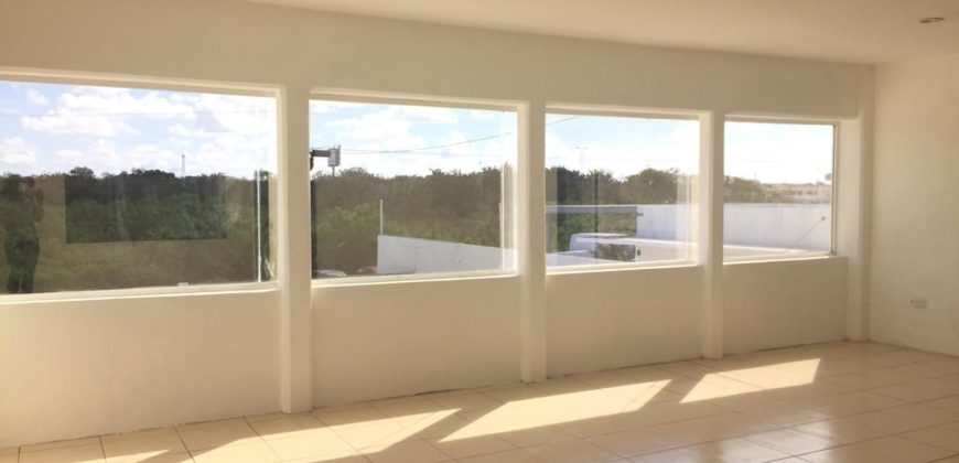 Bodega CRIT 13 de 693 m² – Oficinas amplias