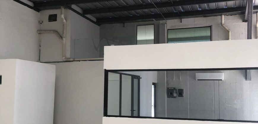 Bodega CRIT 3 de 556 m² – Con oficinas